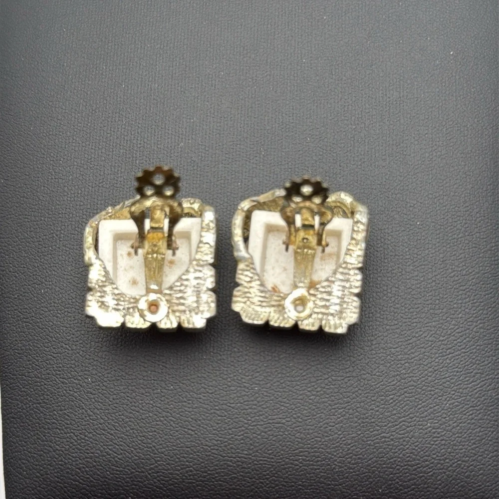 Vintage statement art deco oversized white gold tone flower clip on earrings